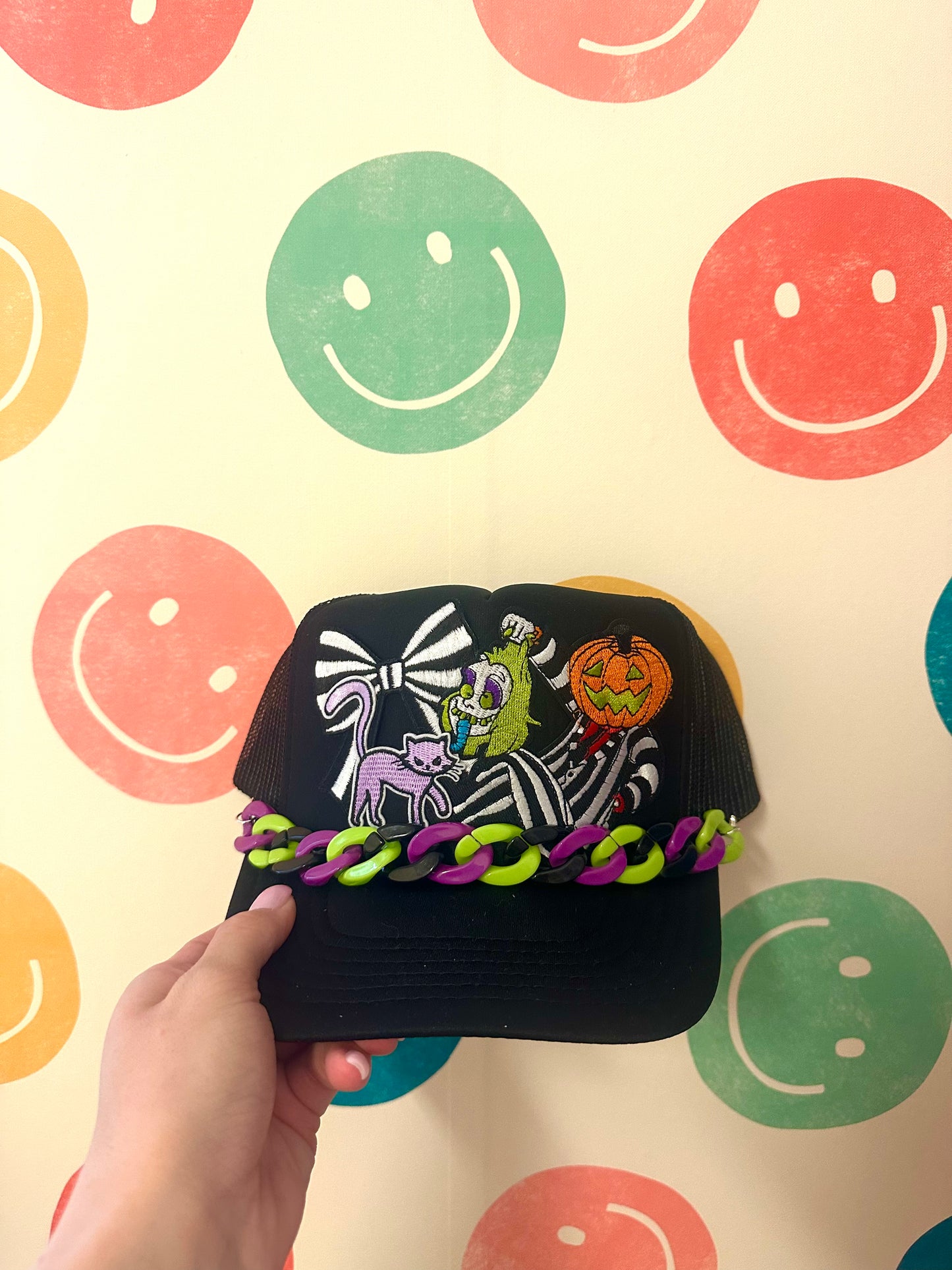 B Juice Trucker Hat + Chunky Chain