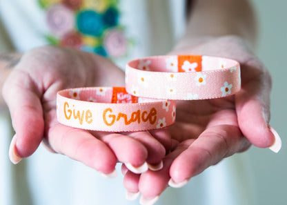 Give Grace Daisy Reversible Stretchy Bracelet | 2 Options | Youth & Adult