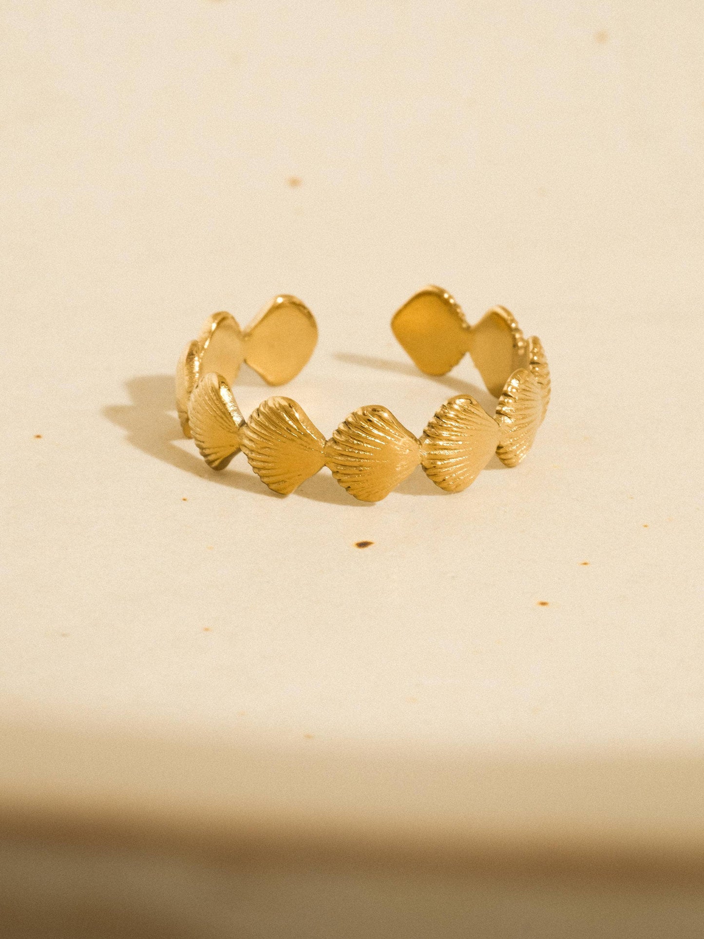 18K Gold Non-Tarnish Shell Band Open Ring | Tarnish Proof
