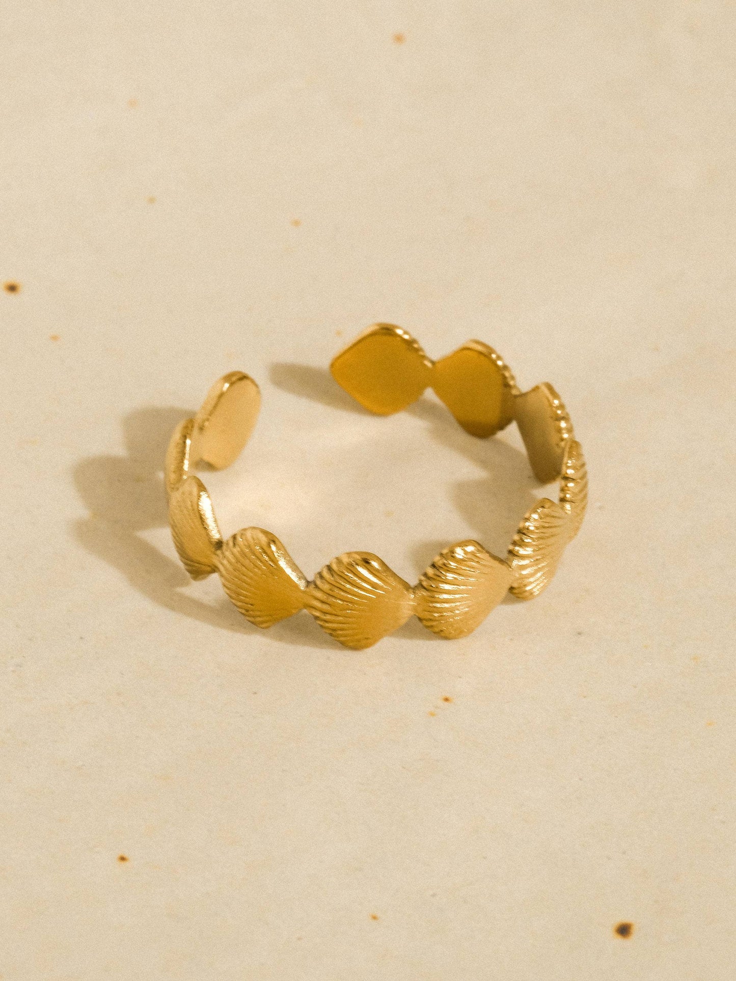 18K Gold Non-Tarnish Shell Band Open Ring | Tarnish Proof
